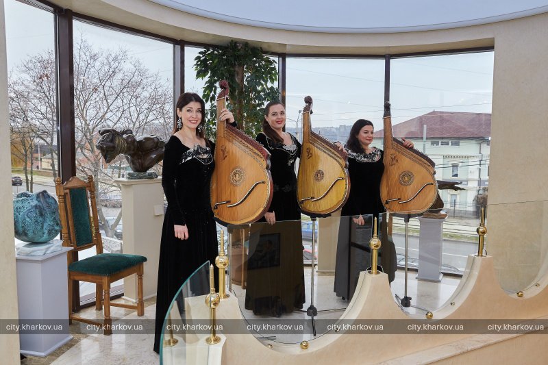 2019_11_08_V_Harkov_otkriha_Azerbaijanski_kulturen_Tzentar