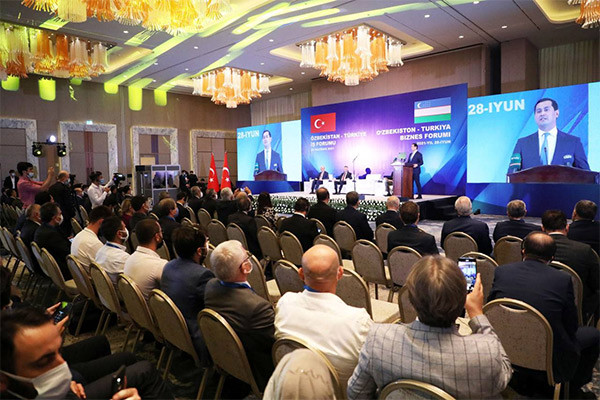 2021_10_04_Uzbekistan_Turkey sign 24 documents for_679 million_USD.jpg