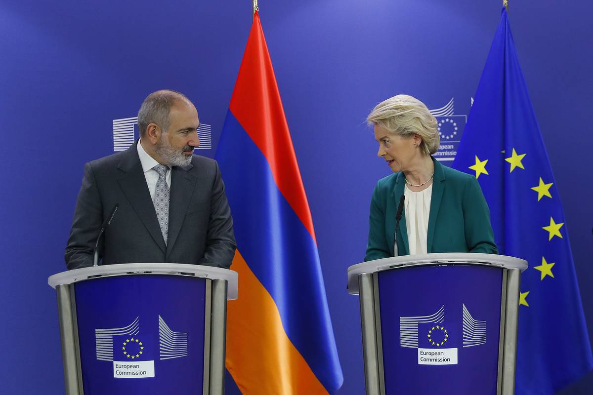 2024_04_11_pashinyan_ursula_fon_der_layen_i_anthony_blinken.jpeg