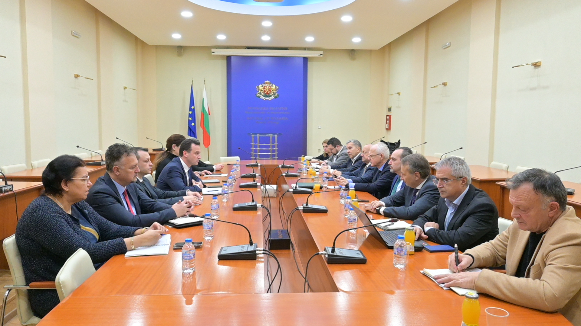 AOBЕ and Energy Minister Zhecho Stankov discussed special compensation instruments for dealing with crisis situations with electricity prices