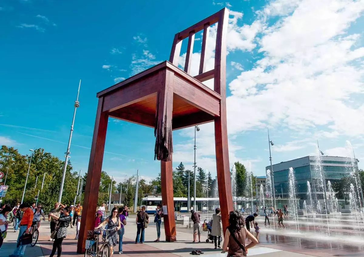 Once again on landmines and political cynicism