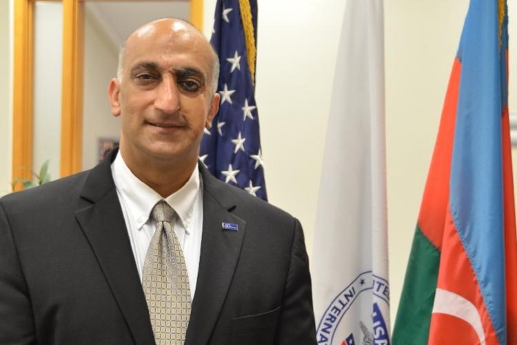2021_10_15_Dzhaydev_Singh-Direktor_na_misiyata_na_USAID_v_Azerbaijan.jpg