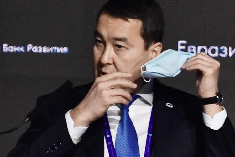 2022_01_11_The Parliament of Kazakhstan approved Alikhan Smailov as prime minister.jpg