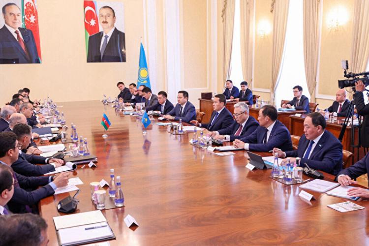 2023_06_22_1_Meeting between the Prime Ministers of Azerbaijan and Kazakhstan, Ali Asadov and Alikhan Smailov, in Baku.jpeg