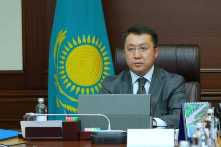 Kazakhstan eyes to build terminal in Azerbaijan's Alat port