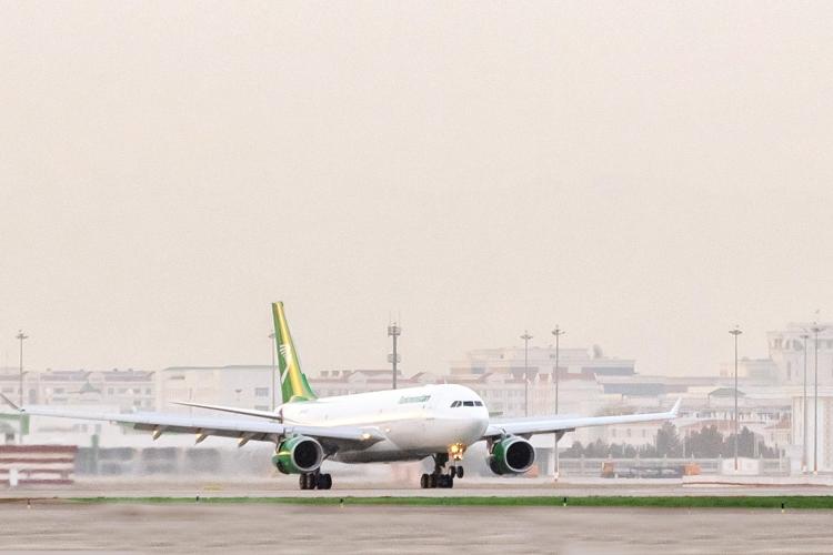 Turkmenistan Airlines отменя полети до Москва