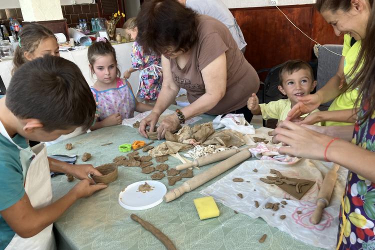 The village of Chepintsy is a new address for amateur handicraft art