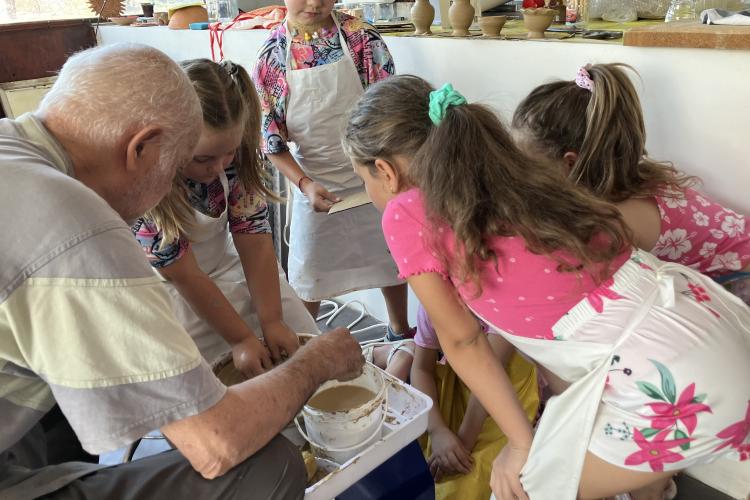 The village of Chepintsy is a new address for amateur handicraft art